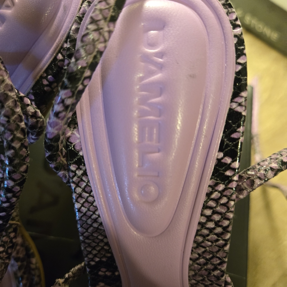 Rocco D'Amelio Lavender Strappy kitten heels classy snake skin look size 8 NWT - Picture 4 of 7
